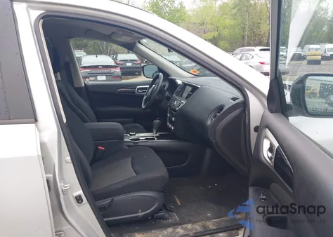 2017 Nissan Pathfinder S z USA, uszkodzony, nr VIN 5N1DR2MMXHC677711